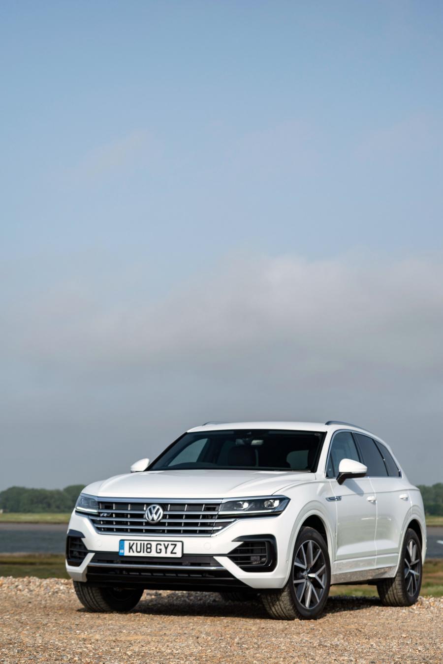  Volkswagen Touareg V6 TDI R-Line 2018 года  (UK) (фото 28 из 40)